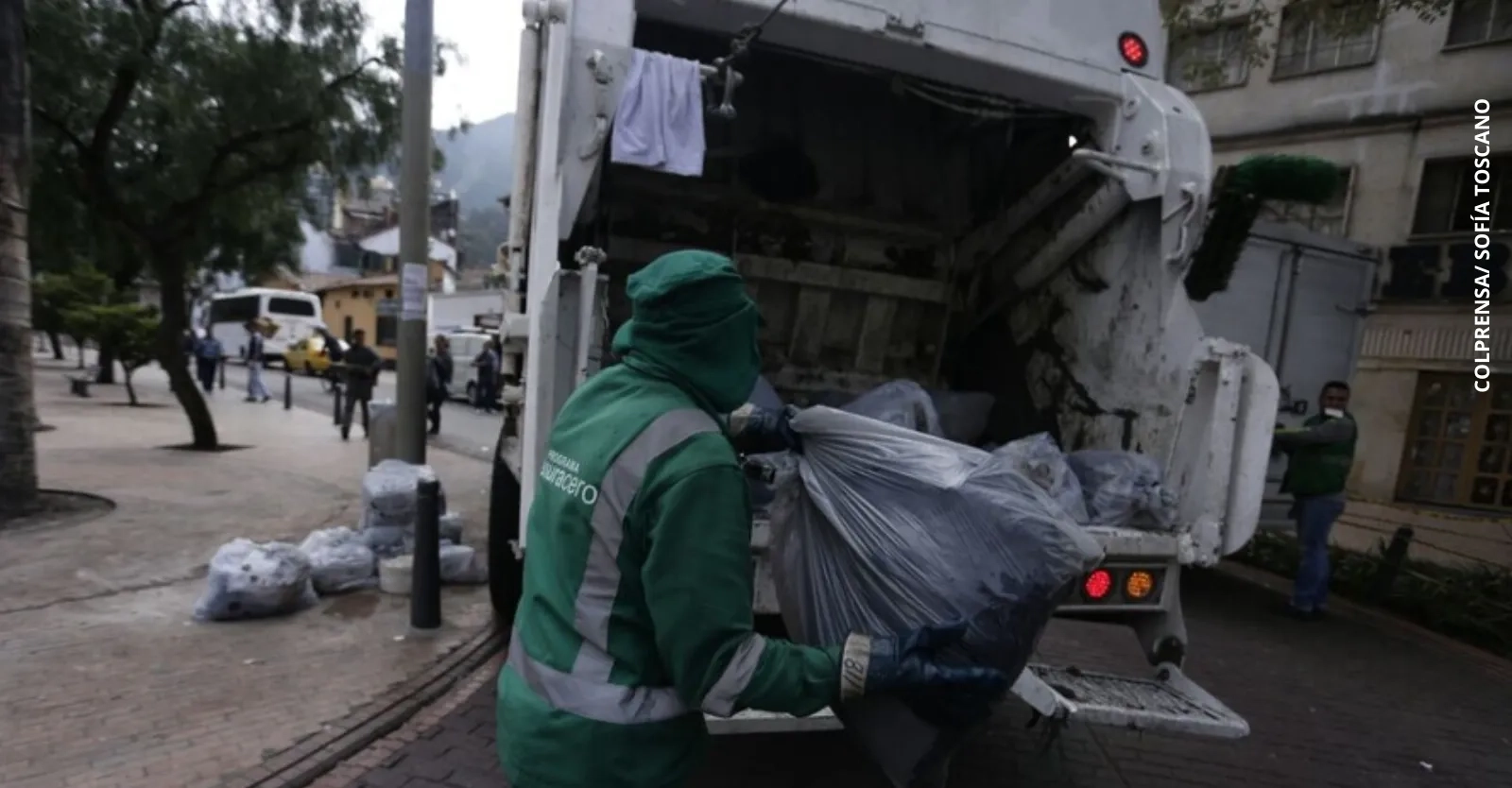 Cómo reportar un punto crítico de basuras en Bogotá