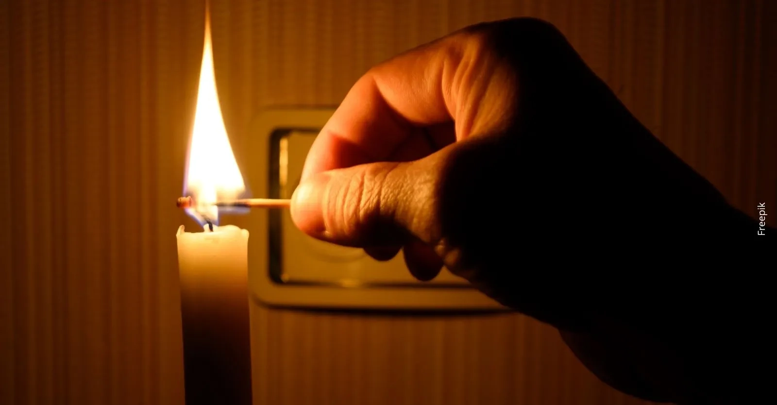¿Qué recomendaciones deben seguir los ciudadanos durante los cortes de energía?
