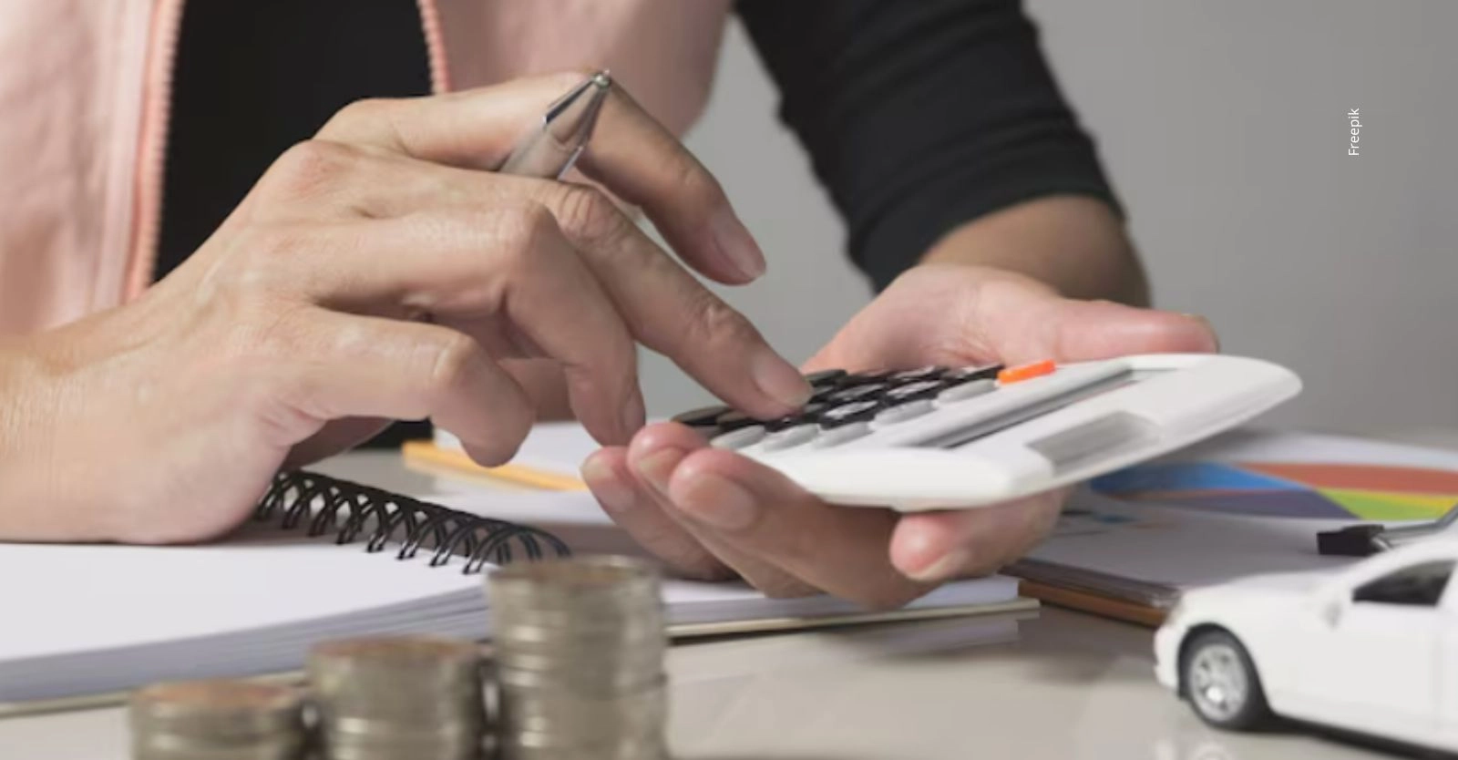 Suspensión del aumento salarial: derechos de los trabajadores frente a descuentos y aportes.