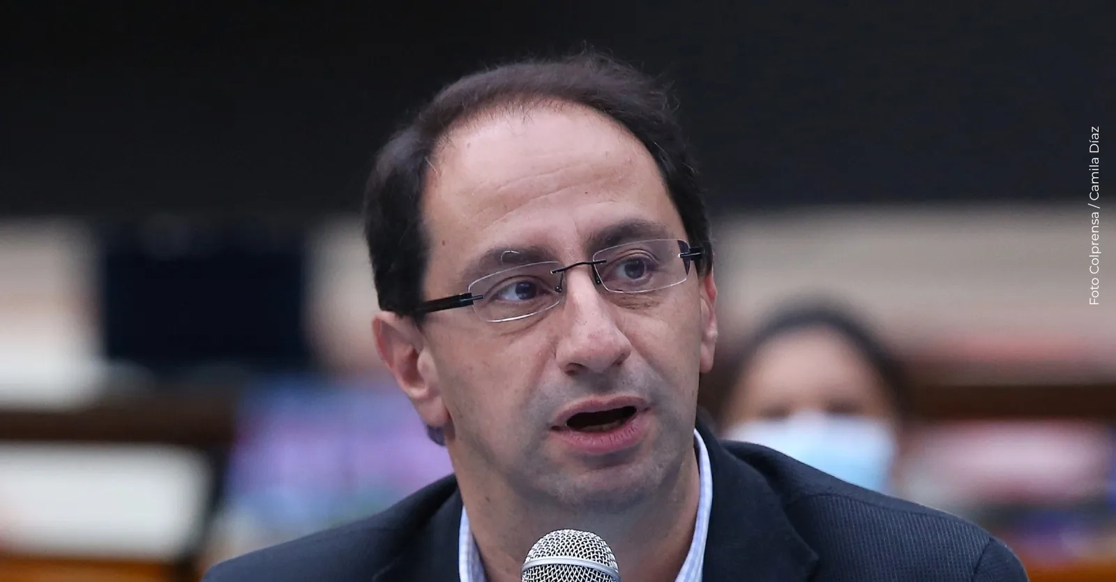 ¿Qué estudios tiene José Manuel Restrepo?
