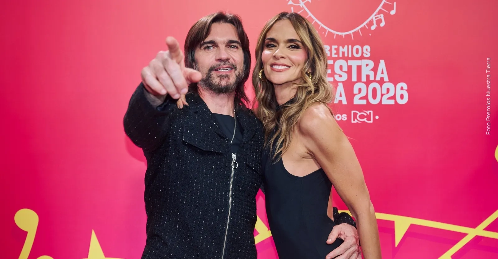Juanes y Karen Martínez en la alfombra roja de Premios Nuestra Tierra 2026