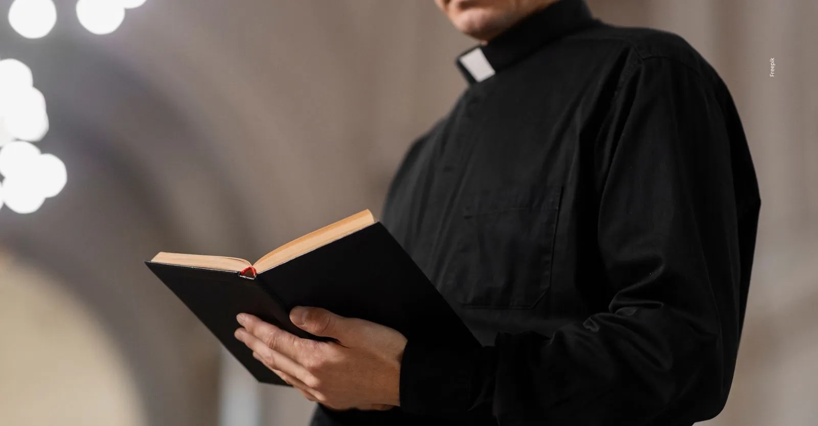 ¿Un sacerdote puede pensionarse en Colombia? Esta es la cifra aproximada que podría recibir al mes.